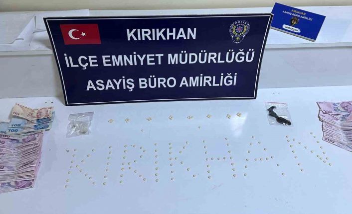 Kırıkhan’da uyuşturucu madde satıcısı tutuklandı