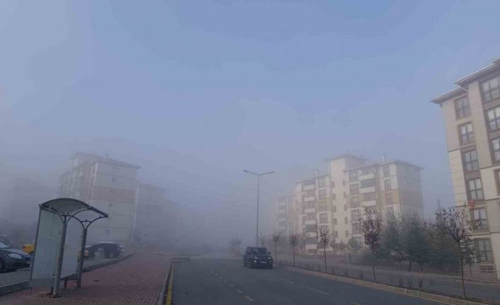 Kırşehirliler güne sisli bir havada uyandı