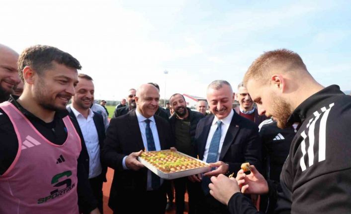 Kocaelispor’a Kasımpaşa maçı öncesi baklavalı moral