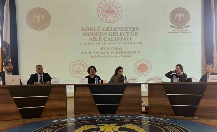 ‘Köklü Gelenekten Modern Geleceğe’ Aile Çalıştayı İzmir’de gerçekleştirildi