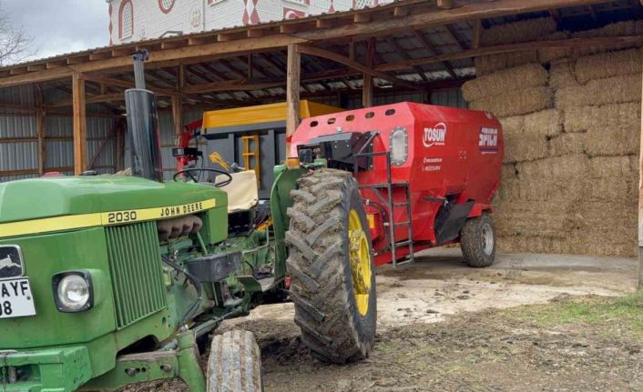 Kolunu silaj makinesine kaptıran çocuk hayatını kaybetti