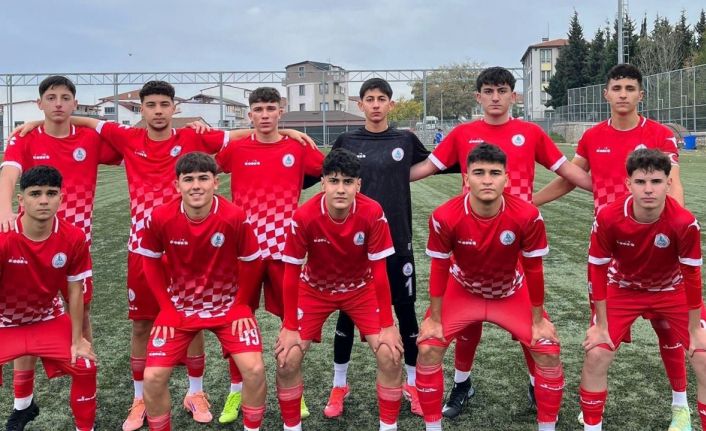 Körfez Gençlerbirliği U18 takımı liderliğini sürdürdü