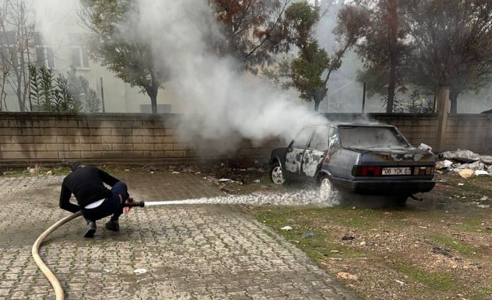 Kurtalan’da araç alev topuna döndü
