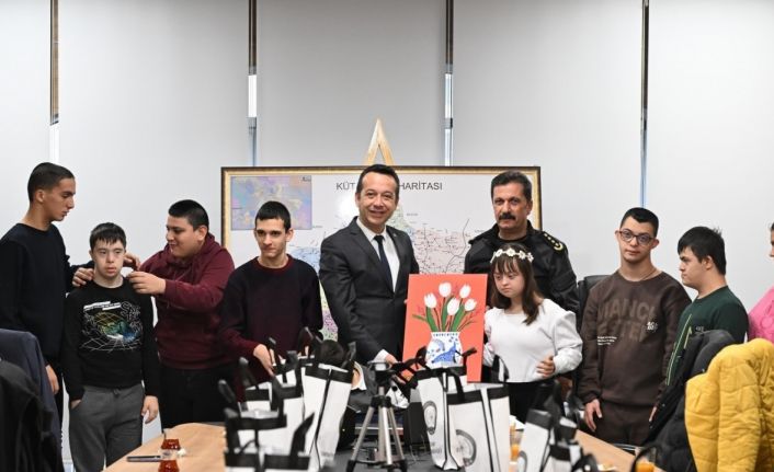 Kütahya İl Emniyet Müdürü Elbir, özel öğrencilerle bir araya geldi