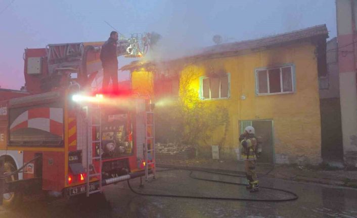 Kütahya’da ahşap evde çıkan yangında 85 yaşındaki kadın hayatını kaybetti