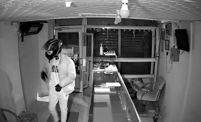 Kuyumcudan 5-6 kilo altın çaldılar, parasıyla lüks araç satın aldılar