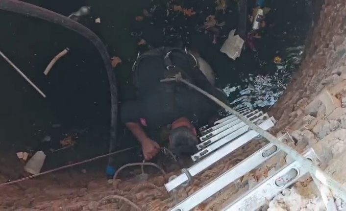 Kuyuya düşen keçiyi itfaiye kurtardı