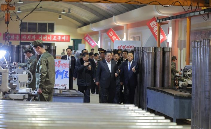 Kuzey Kore lideri Kim, füze ve top mermisi üretimini artırma talimatı verdi