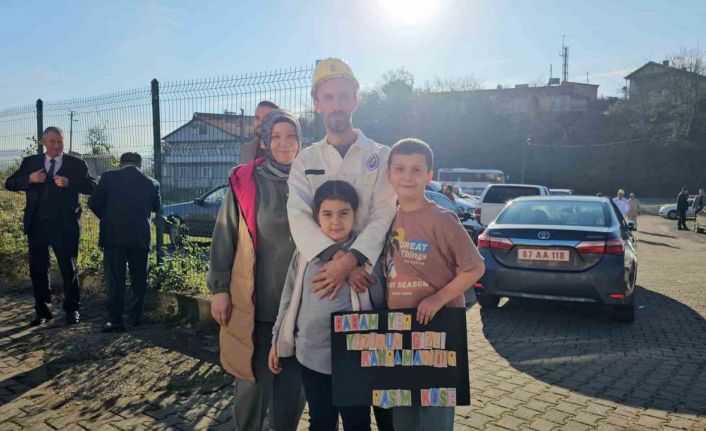 Madenden çıkıp okula koştular