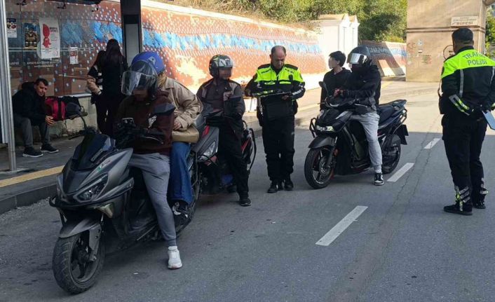 Manavgat’ta motosikletlilerin kask ve eldiven kullanım oranı yüzde 90