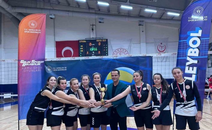 Manisa GSB Kadın Voleybol Takımı Türkiye ikincisi oldu