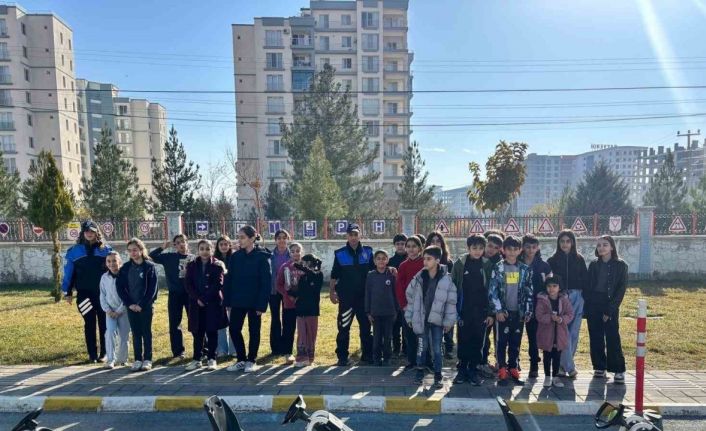 Mardin’de çocuklara trafik eğitimi verildi