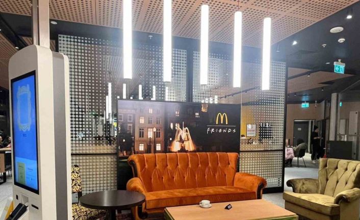 McDonald’s Türkiye, Friends dizisinin figürlerini menülere taşıdı