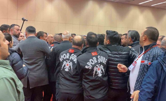 Mehmet Kaya adaylıktan çekildi