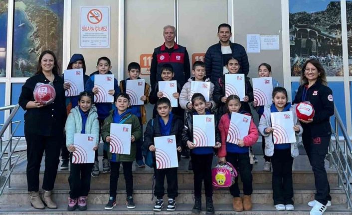 Menteşe Yenice İlkokulu öğrencilerinden 112 Acil Çağrı Merkezine ziyaret