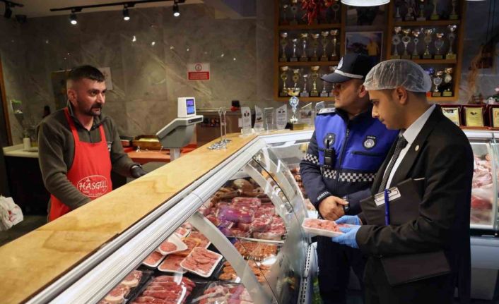 Menteşe’de zincir market ve kasaplara kapsamlı gıda denetimi