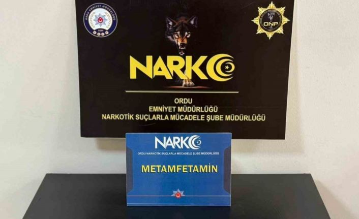 Midesinden 407 gram uyuşturucu çıktı: 2 tutuklama