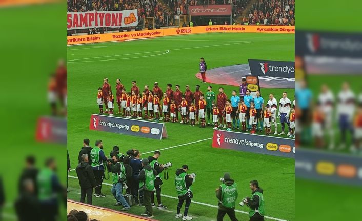 Milaslı şehidin çocukları, Galatasaray’ın onur konuğu oldu