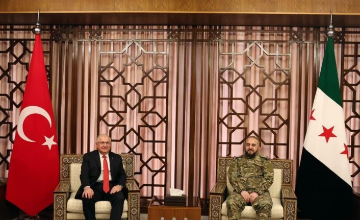 Milli Savunma Bakanı Güler, Suriyeli mevkidaşı Ebu Kasra ile bir araya geldi