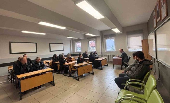 Müdür Kilitci: "Velilerin bilinçli tutumu öğrencilerin başarısında önemli rol oynamaktadır"