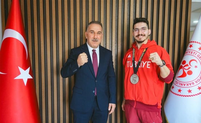 Müdür Yığmatepe, dünya ikincisi milli sporcuyu ağırladı