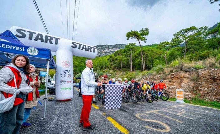 Muğla’da 100 sporcu zorlu parkurda ter döktü