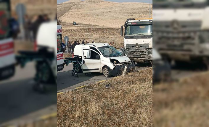 Muş’ta iki ayrı trafik kazası: 2 ölü, 4 yaralı