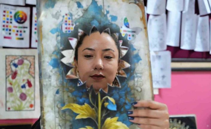 Muş’ta kadınlar kâğıt rölyef kursuyla aile bütçesine katkı sağlıyor