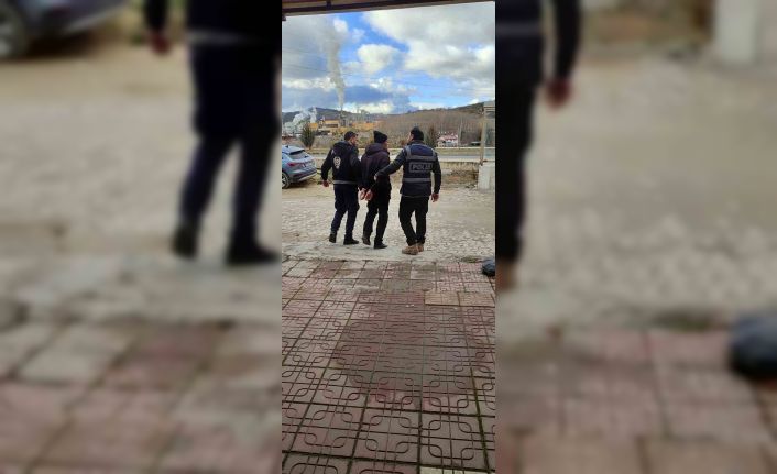 Okul müdür yardımcısını darp eden büfe işletmecisi tutuklandı