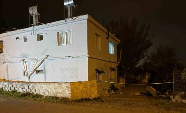 Öldürdüğü eşini evinin banyosuna gömdü