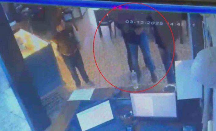 ‘Ölüyorum’ diye bağıran müşteriyi, garsonun heimclich manevrası hayata tutundurdu