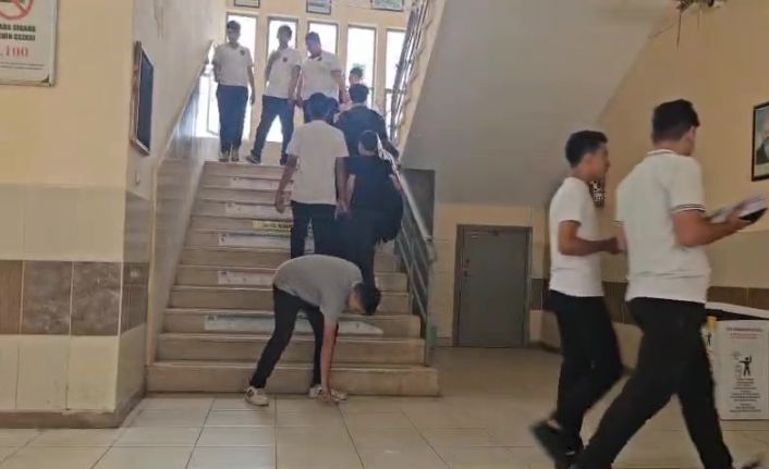 Onlarca öğrencinin bakıp geçtiği pet şişeyi, çöpe atan öğrenci çeyrek altını kazandı