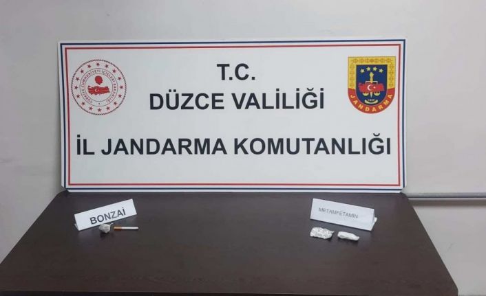 Otomobilin havalandırma menfezinden uyuşturucu çıktı