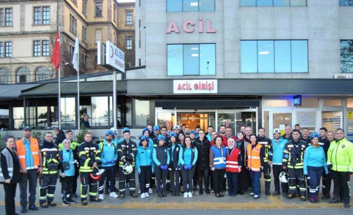 Özel İmperial Hastanesi’ndeki yangın tatbikatı gerçeğini aratmadı