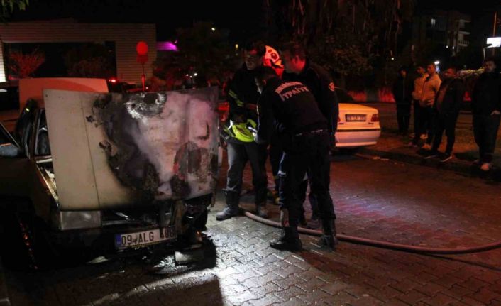 Park halindeki otomobil küle döndü