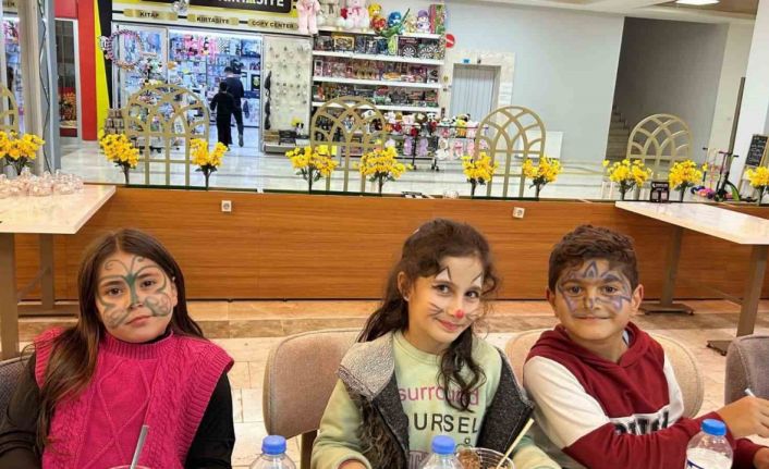 Patnoslu öğrenciler "Toti ile Poti" oyununu izledi