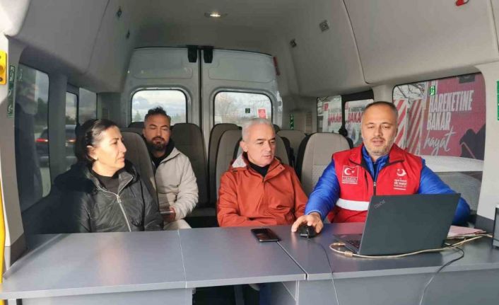 Polisin Mobil Göç Noktası uygulama aracı ile denetimleri sürüyor
