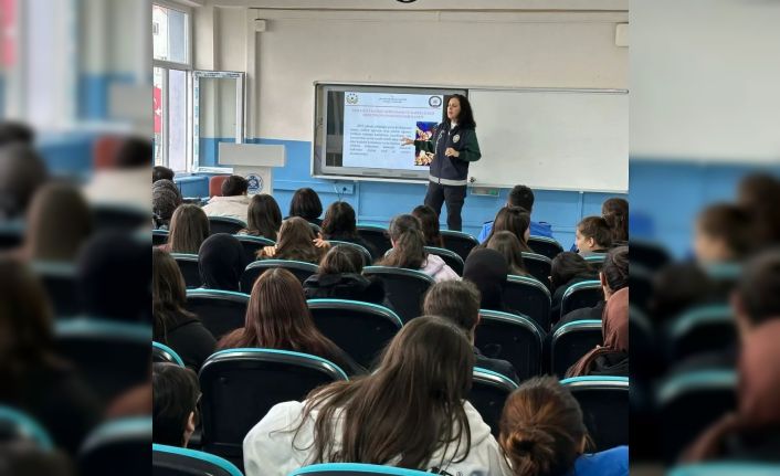 Polisten lise öğrencilerine yönelik eğitim