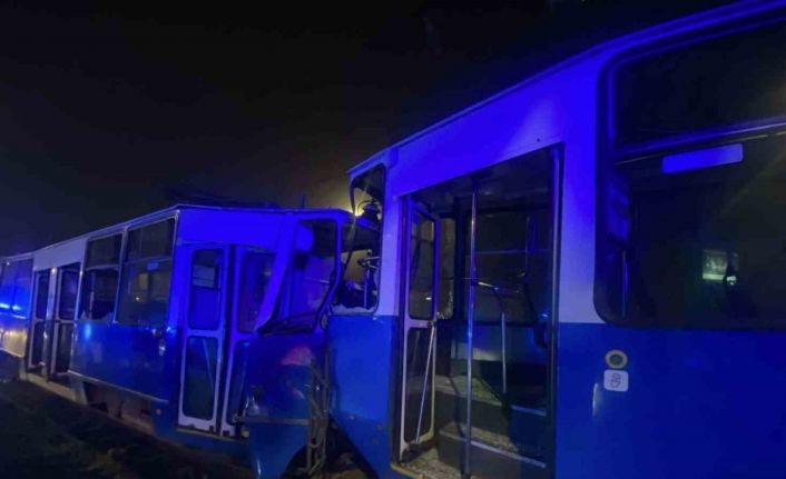 Polonya’da tramvay kazası: 2’si ağır 35 yaralı