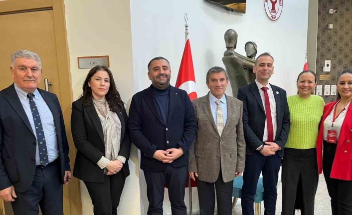 Prof. Dr. Üstün Dökmen İzmir’de ailelerle buluştu