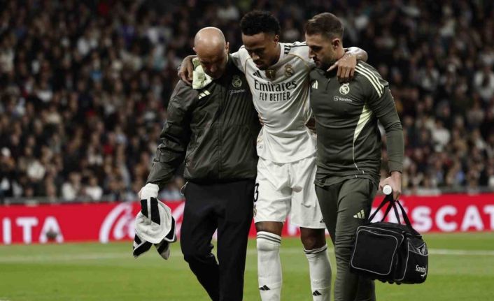 Real Madrid’de Eder Militao, 4 ay sahalardan uzak kalacak