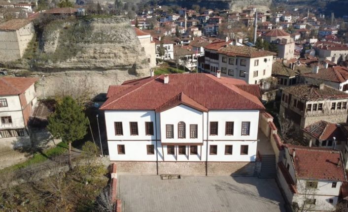 Safranbolu’nun şehir hafızası rüştiye mektebinde sergileniyor