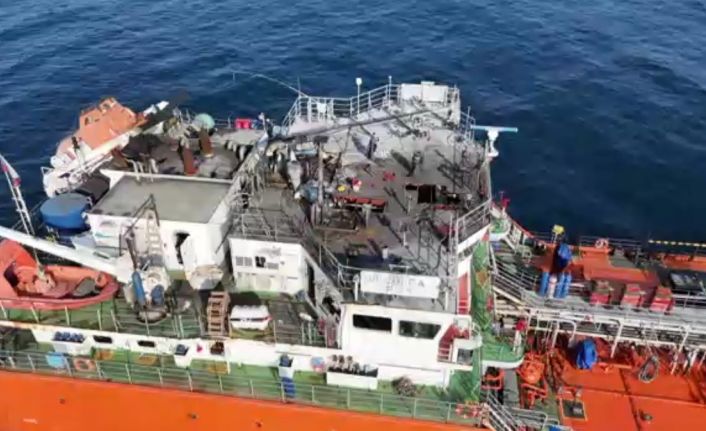 Saldırıya uğrayan MIDVOLGA-2 isimli geminin Sinop’taki tamir çalışmaları sürüyor