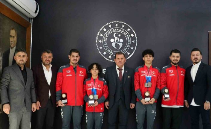 Şampiyon cimnastikçilerden Kabakcı’ya ziyaret