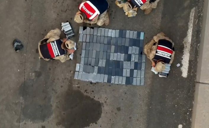 Şanlıurfa’da jandarmadan kaçakçılık operasyonu: 249 cep telefonu ele geçirildi