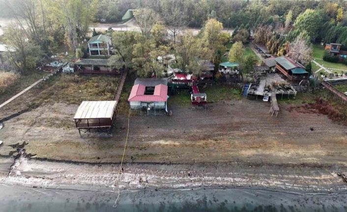 Sapanca Gölü’nde gizli borular, kesilen sazlıklar, işgal edilen kıyılar