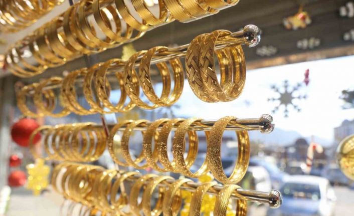 Savaşlardan ve kaostan beslenerek fiyatı yükselen altının 2026 yılında da yükselişini sürdürmesi bekleniyor