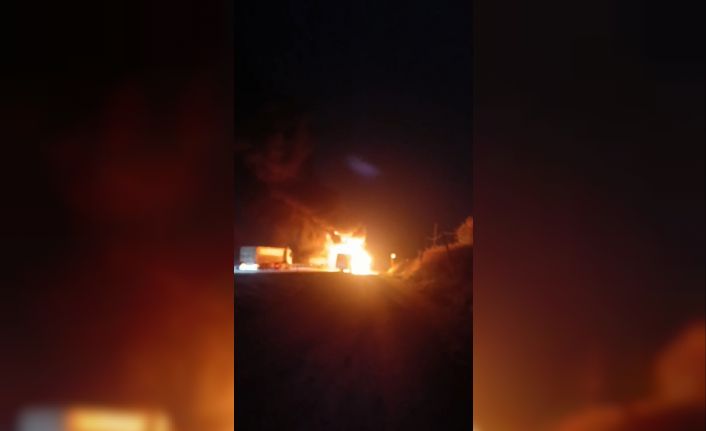 Servis otobüsü alevlere teslim oldu