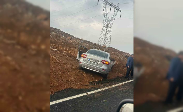 Siirt’te otomobil devrildi: 4 yaralı