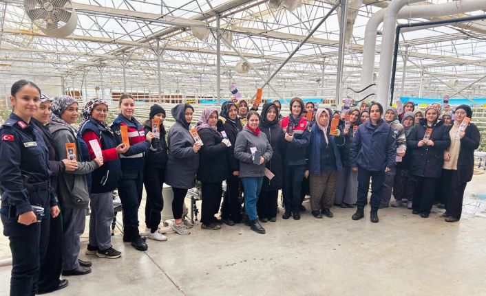 Simav’da sera çalışanı 54 kadına KADES tanıtıldı